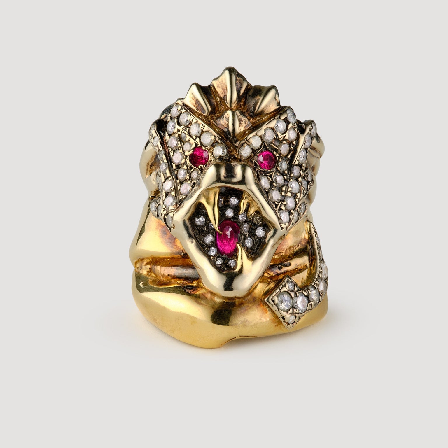 Their collaborative jewellery project, available exclusively through Carpenters Workshop Jewellery, centres on sculptural pieces inspired by the animals of the Chinese zodiac
