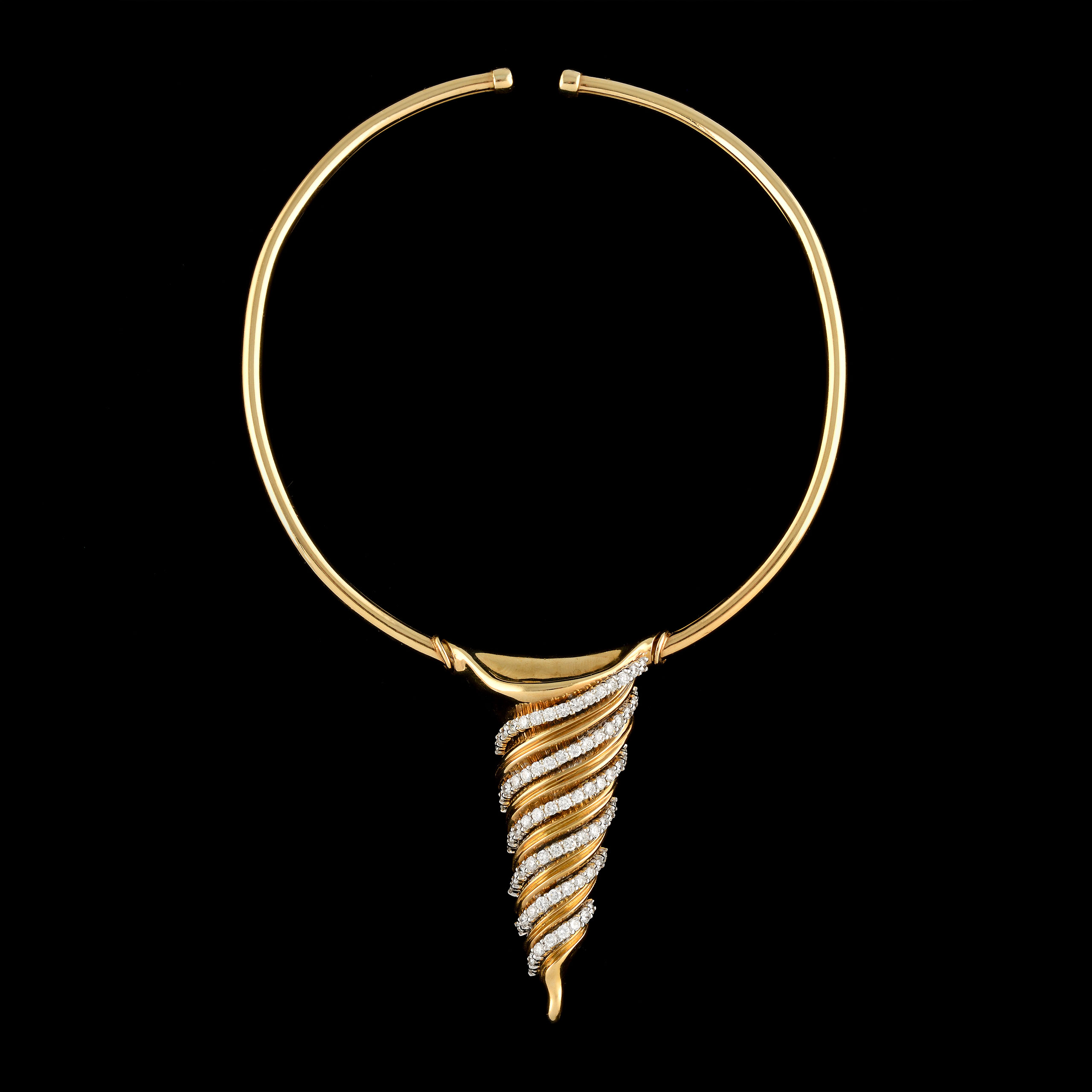 Ilias Lalaounis shell pendant-necklace in yellow gold, set with six carats of diamonds