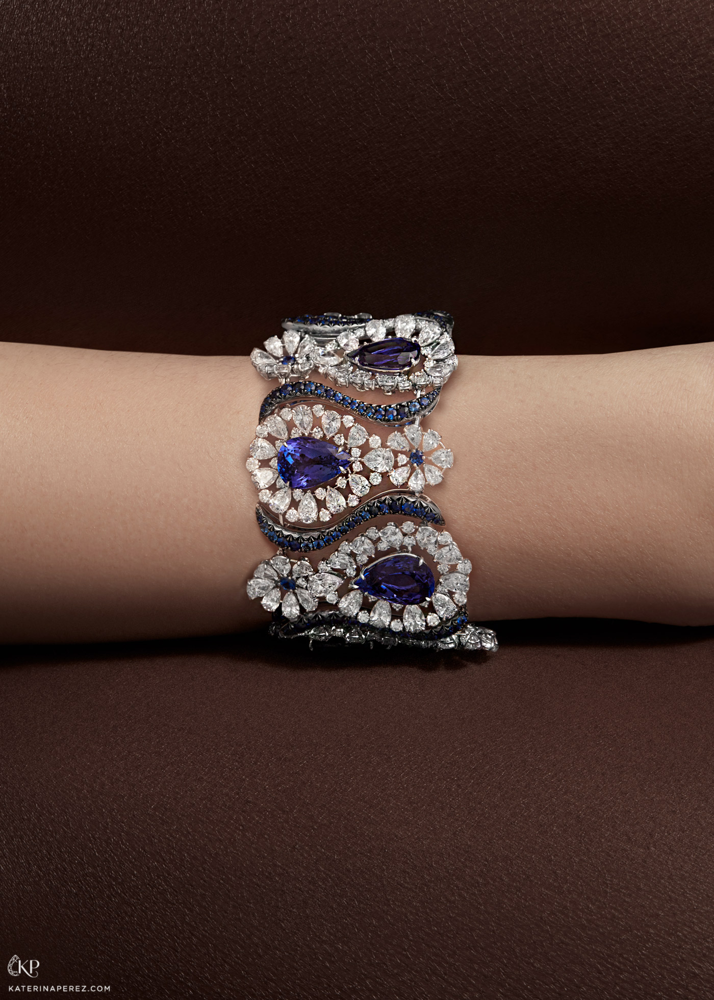 Chopard ‘Red Carpet’ collection bracelet with diamonds, sapphires and pear cut tanzanites in 18k white gold